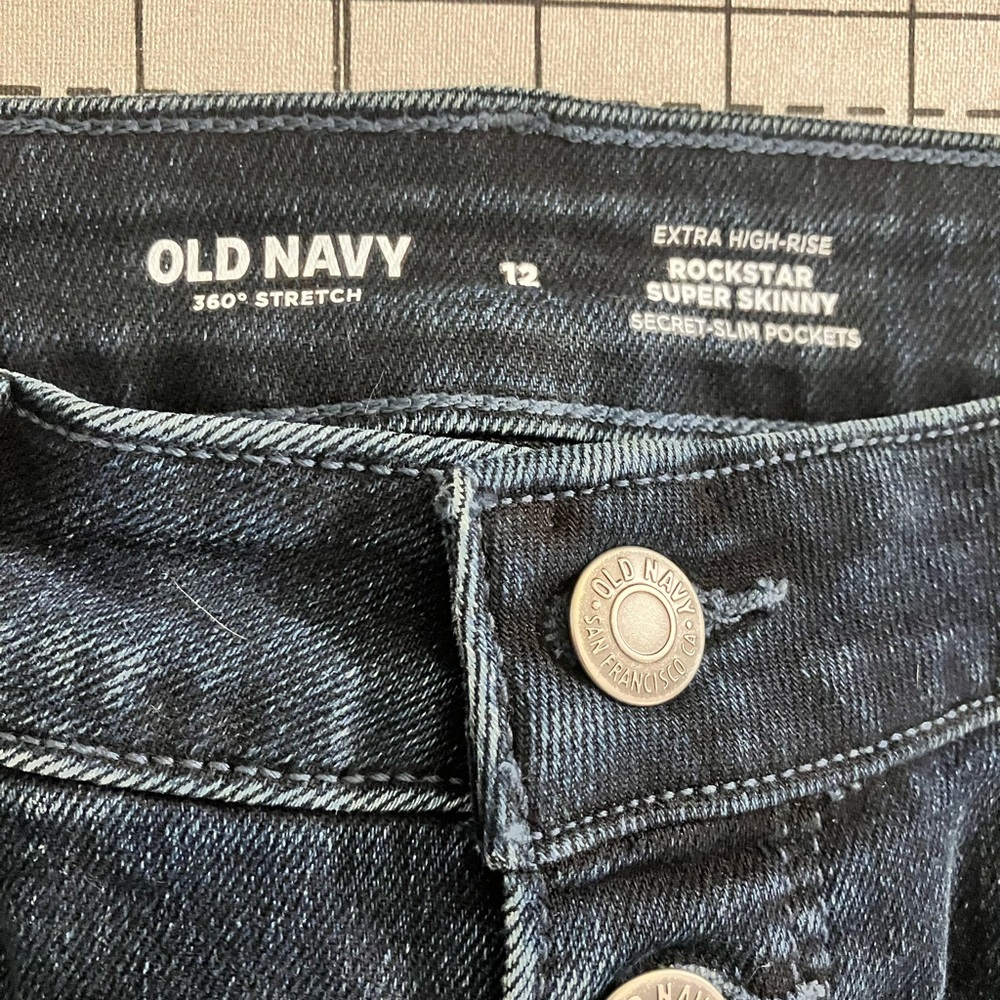NWT Old Navy Button Fly Rockstar 360 stretch extra high rise Skinny Jeans sz 12 - Picture 2 of 5